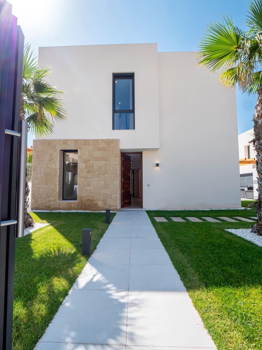 3 bedroom Villa for sale in Finestrat with pool - € 1,195,000 (Ref: 7756859)