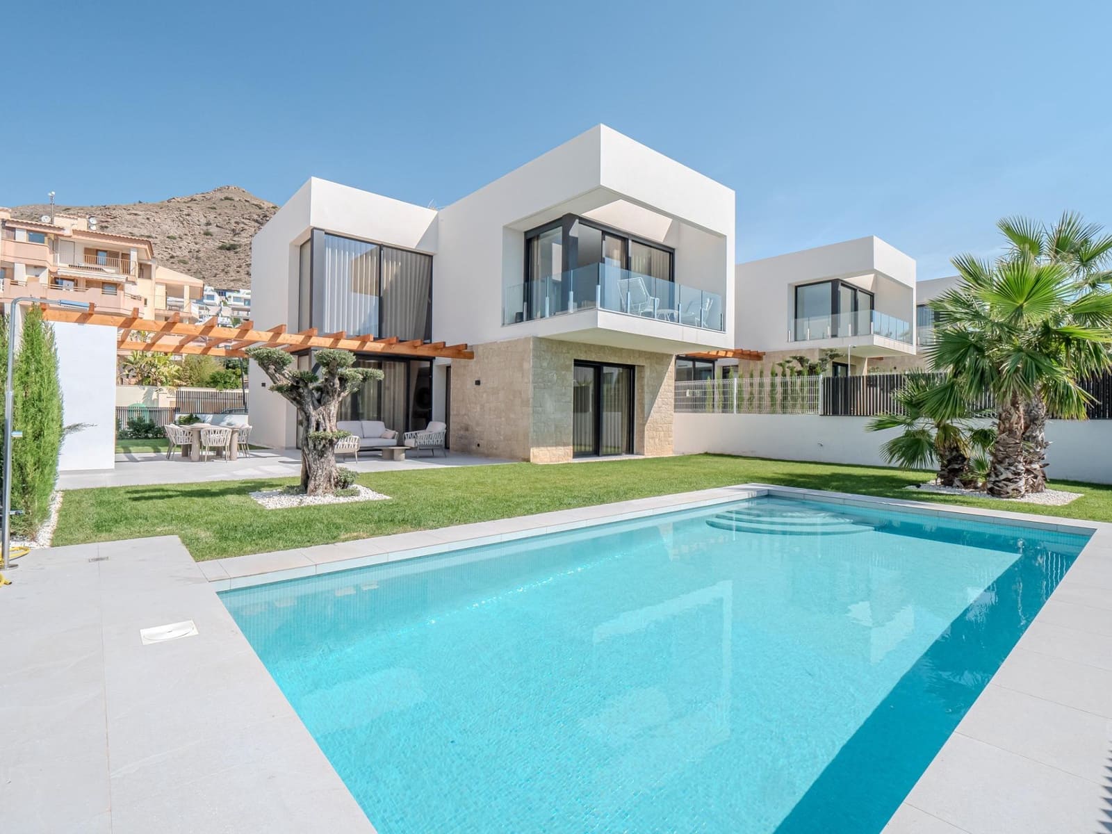3 bedroom Villa for sale in Finestrat with pool - € 1,195,000 (Ref: 7756859)