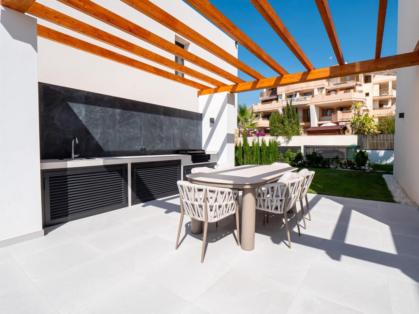 3 bedroom Villa for sale in Finestrat with pool - € 1,195,000 (Ref: 7756859)