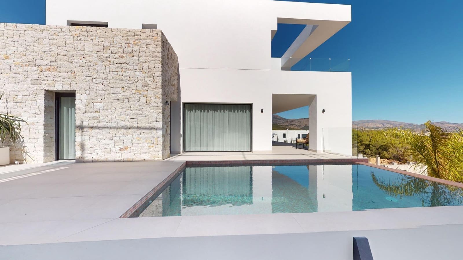 3 bedroom Villa for sale in Polop with pool garage - € 860,000 (Ref: 8183870)