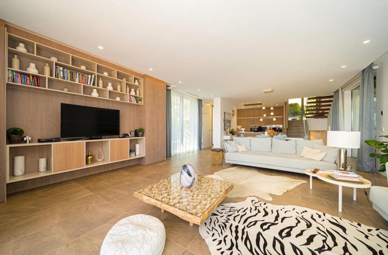 6 bedroom Villa for sale in Finestrat with pool garage - € 1,495,000 (Ref: 8847642)