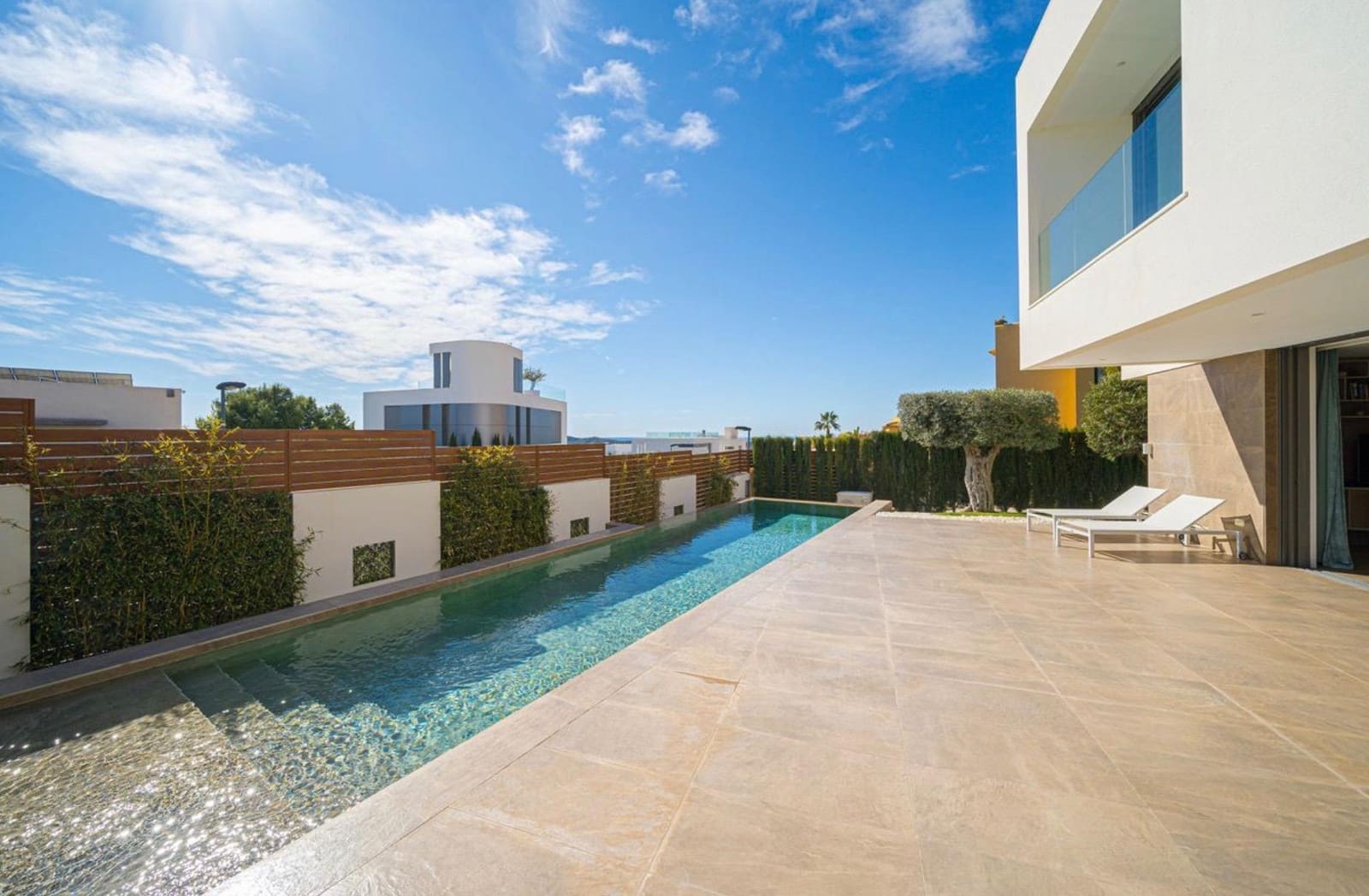 6 bedroom Villa for sale in Finestrat with pool garage - € 1,495,000 (Ref: 8847642)