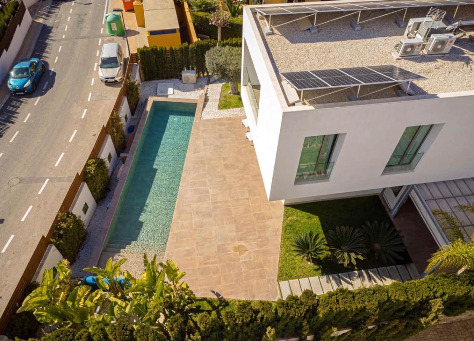 6 bedroom Villa for sale in Finestrat with pool garage - € 1,495,000 (Ref: 8847642)