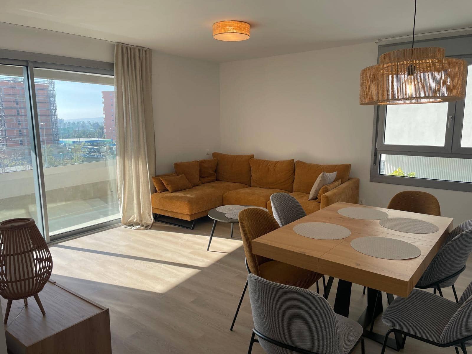 3 bedroom Apartment for rent in Alicante / Alacant city with pool garage - € 1,700 (Ref: 9504300)