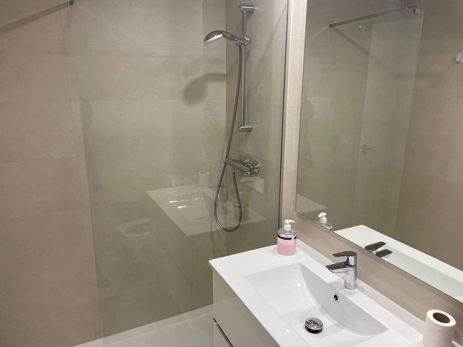 3 bedroom Apartment for rent in Alicante / Alacant city with pool garage - € 1,700 (Ref: 9504300)