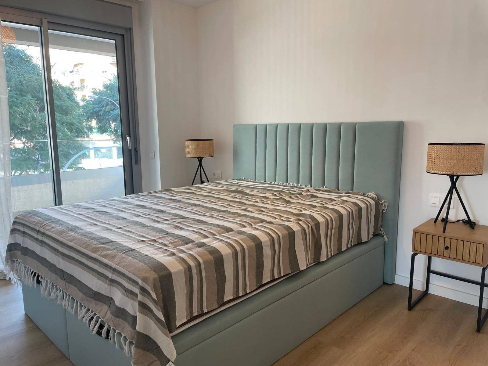 3 bedroom Apartment for rent in Alicante / Alacant city with pool garage - € 1,700 (Ref: 9504300)