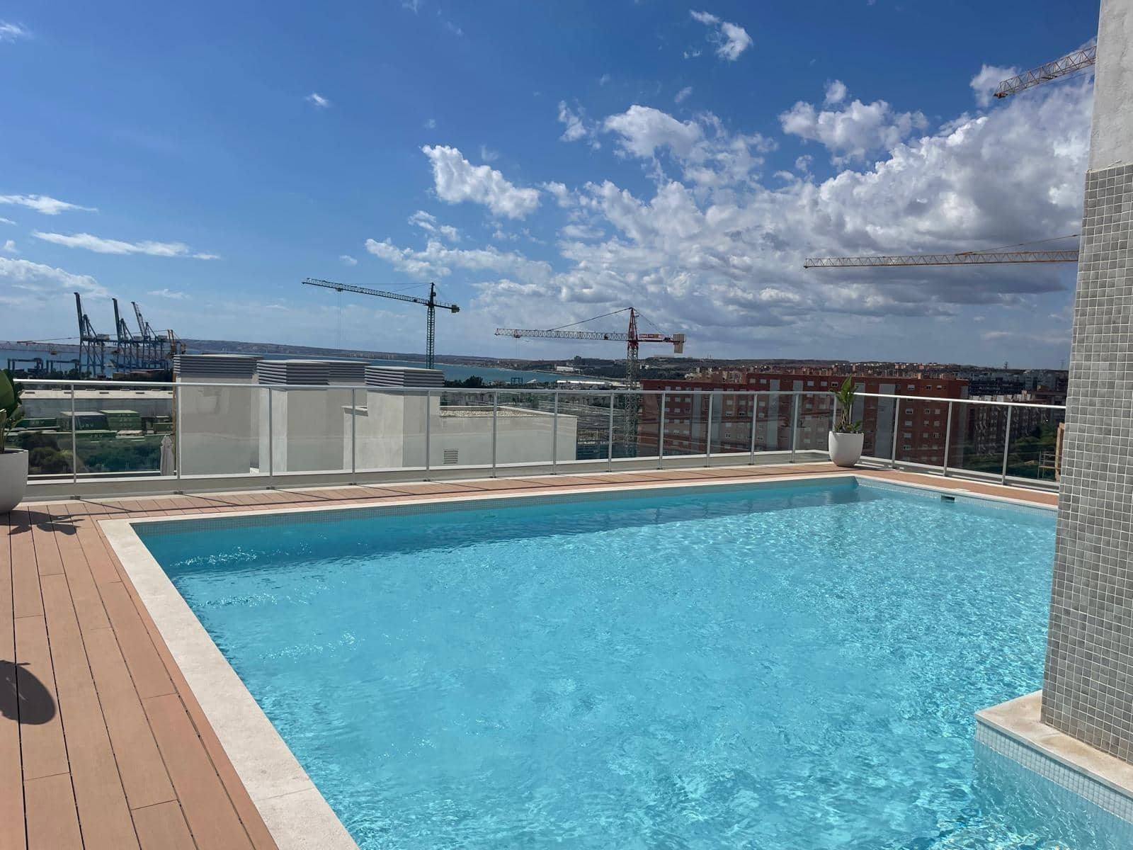 3 bedroom Apartment for rent in Alicante / Alacant city with pool garage - € 1,700 (Ref: 9504300)