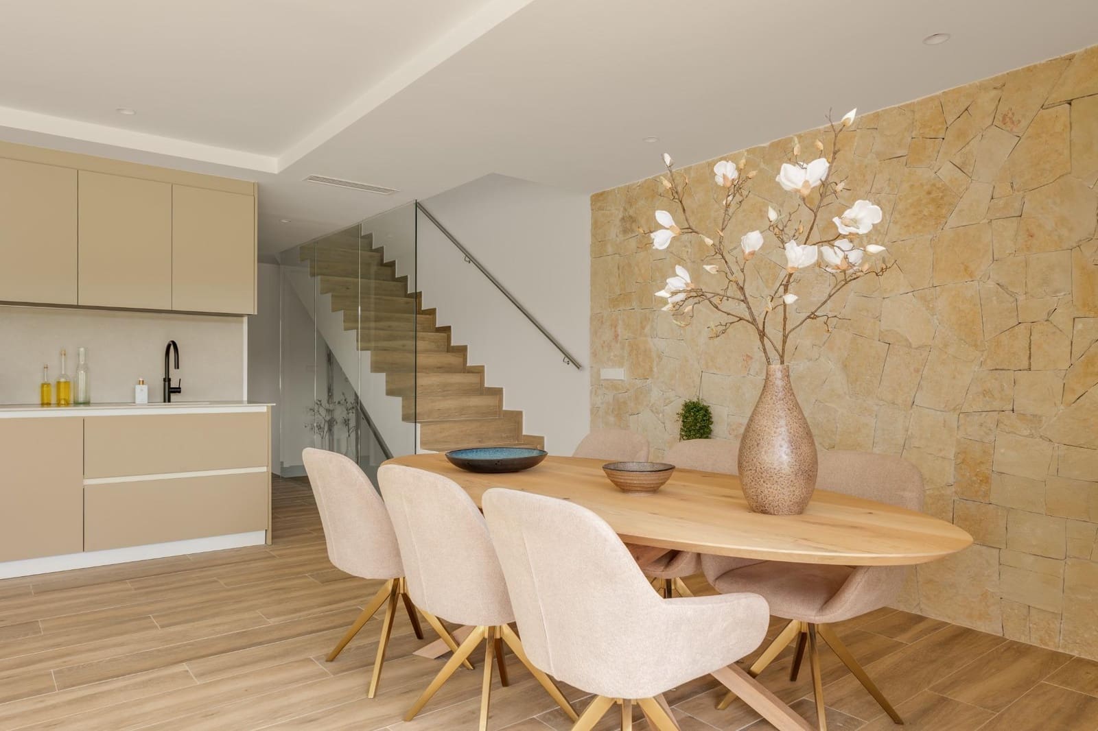 Adosado de 4 habitaciones en Monforte del Cid en venta con piscina - 649.000 € (Ref: 9701642)