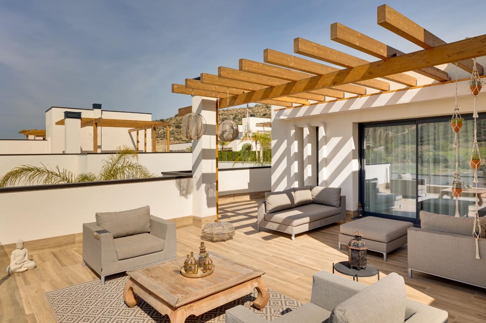 Adosado de 4 habitaciones en Monforte del Cid en venta con piscina - 649.000 € (Ref: 9701642)