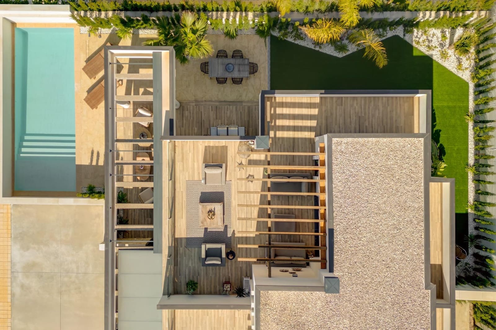 Adosado de 4 habitaciones en Monforte del Cid en venta con piscina - 649.000 € (Ref: 9701642)