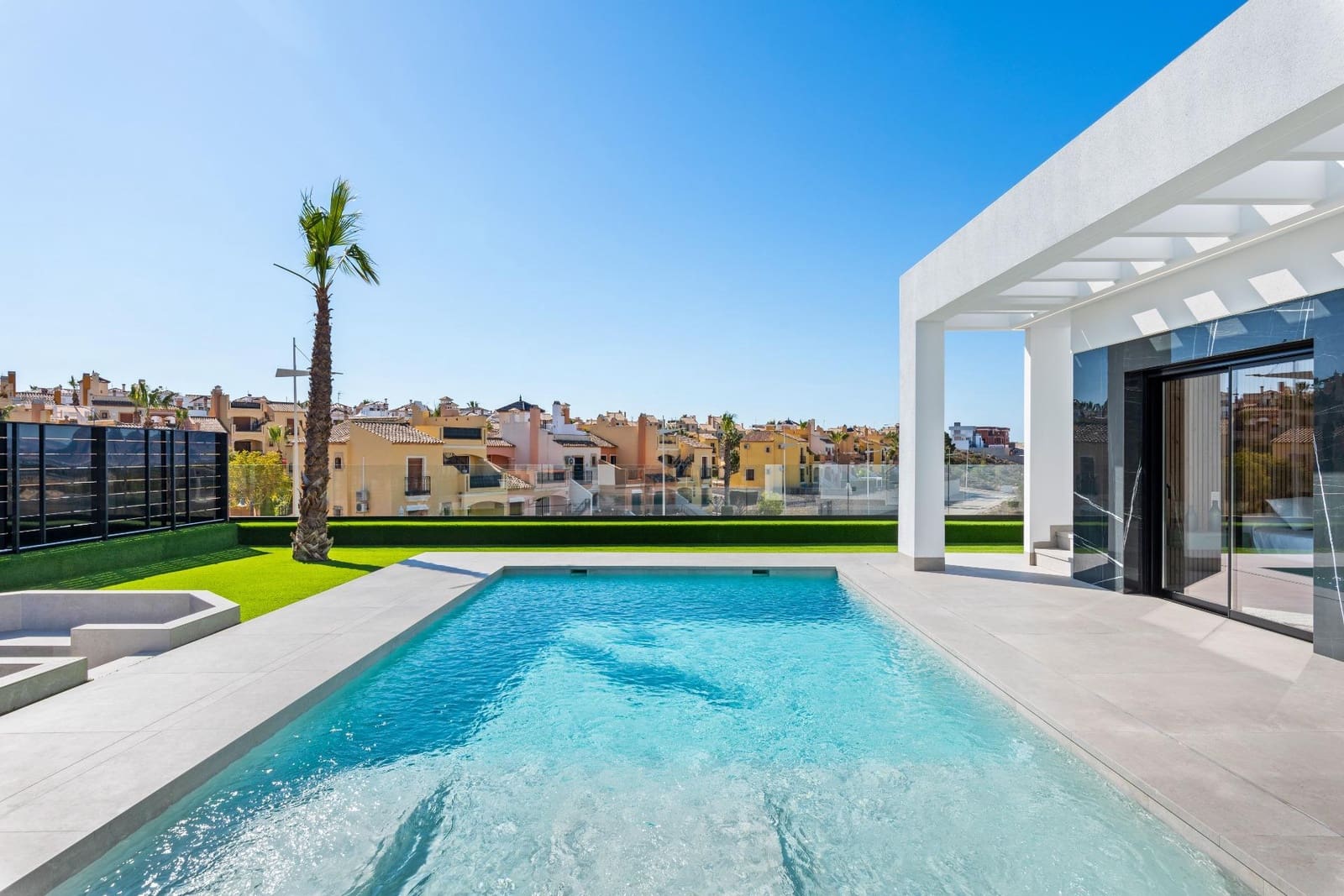 3 bedroom Villa for sale in Algorfa with pool - € 670,000 (Ref: 9829164)
