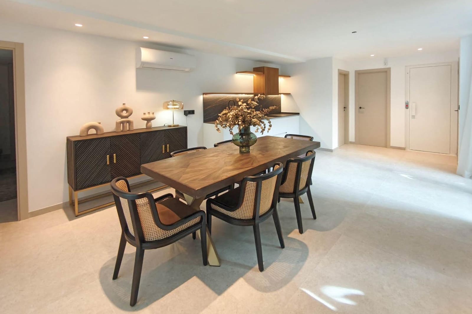 4 bedroom Villa for sale in La Nucia with pool - € 1,190,000 (Ref: 9947930)
