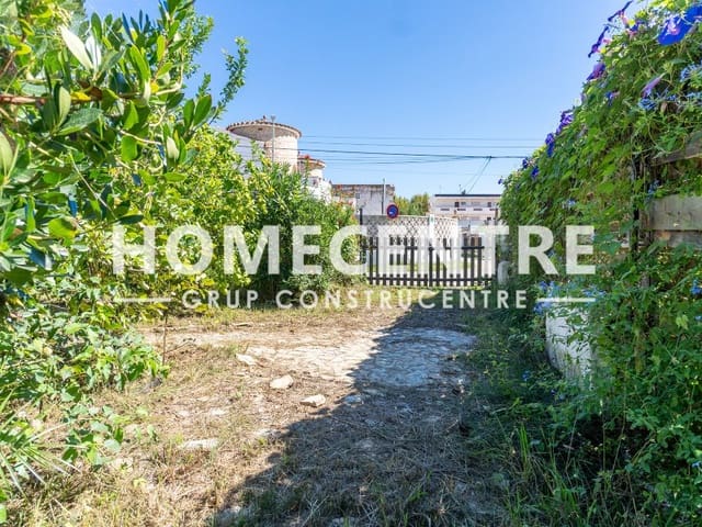 Rakentamaton maa myytävänä paikassa Empuriabrava, Castelló d'Empúries - 225 000 € (Ref: 9321748)