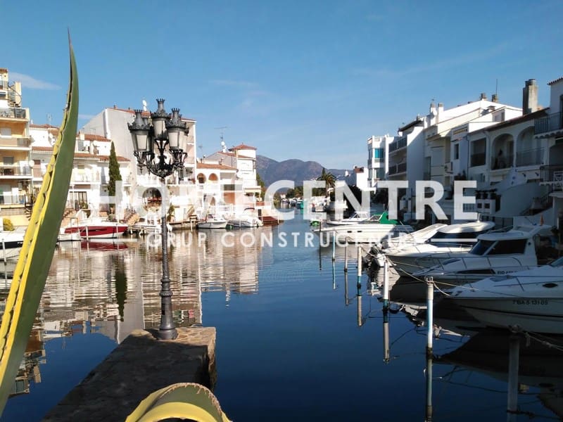 3 chambre Villa/Maison à vendre à Empuriabrava avec garage - 499 000 € (Ref: 9321752)