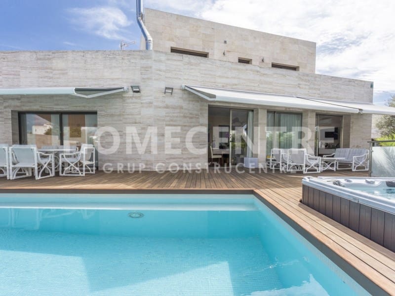5 chambre Villa/Maison à vendre à Empuriabrava avec piscine garage - 1 380 000 € (Ref: 9335310)