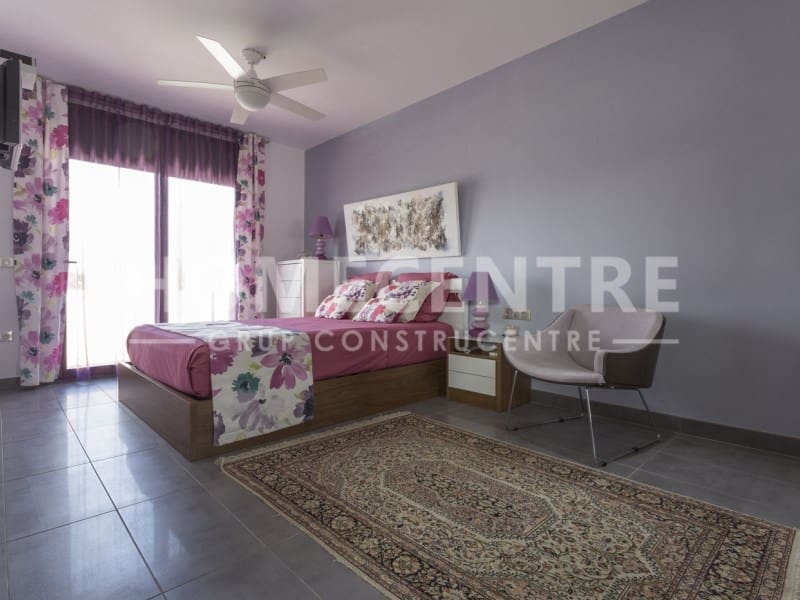 5 chambre Villa/Maison à vendre à Empuriabrava avec piscine garage - 1 380 000 € (Ref: 9335310)