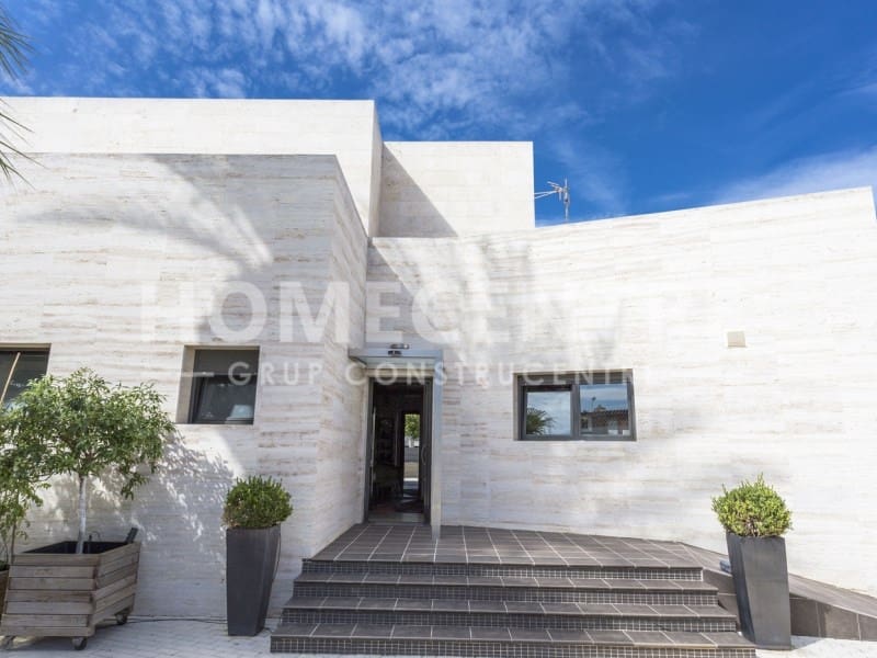 5 chambre Villa/Maison à vendre à Empuriabrava avec piscine garage - 1 380 000 € (Ref: 9335310)