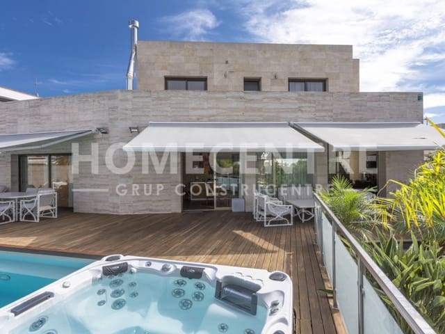 5 bedroom Villa for sale in Empuriabrava, Castelló d'Empúries with pool garage - € 1,380,000 (Ref: 9335310)