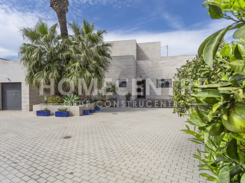 5 chambre Villa/Maison à vendre à Empuriabrava avec piscine garage - 1 380 000 € (Ref: 9335310)