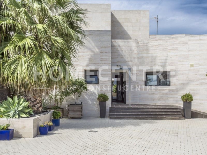 5 chambre Villa/Maison à vendre à Empuriabrava avec piscine garage - 1 380 000 € (Ref: 9335310)