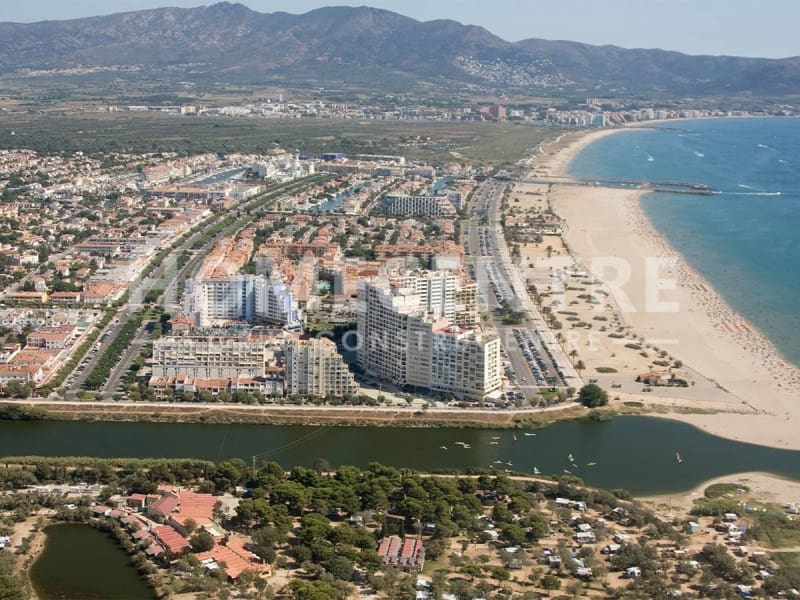 5 chambre Villa/Maison à vendre à Empuriabrava avec piscine garage - 1 380 000 € (Ref: 9335310)