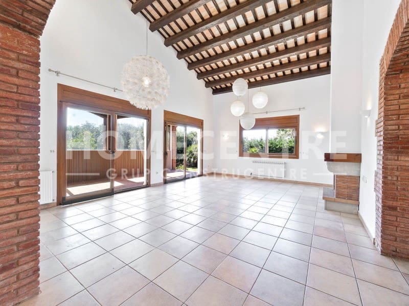 4 bedroom Villa for sale in Peralada with garage - € 795,000 (Ref: 9335311)