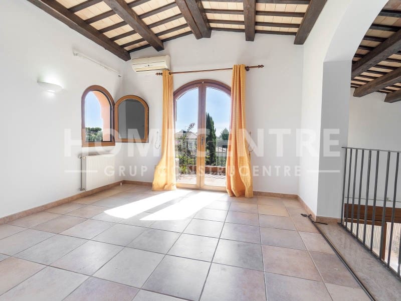 4 bedroom Villa for sale in Peralada with garage - € 795,000 (Ref: 9335311)
