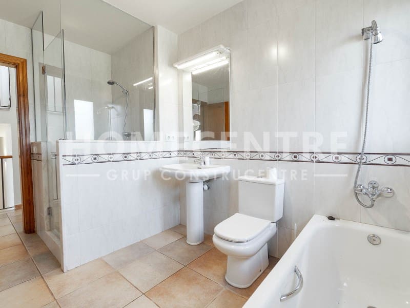 4 bedroom Villa for sale in Peralada with garage - € 795,000 (Ref: 9335311)