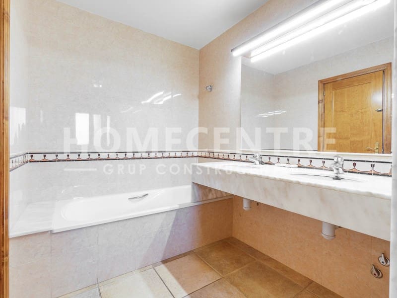 4 bedroom Villa for sale in Peralada with garage - € 795,000 (Ref: 9335311)