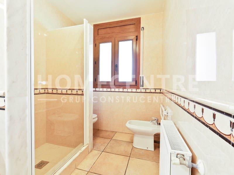 4 bedroom Villa for sale in Peralada with garage - € 795,000 (Ref: 9335311)