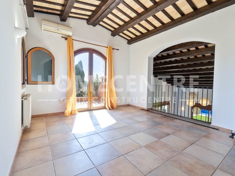4 bedroom Villa for sale in Peralada with garage - € 795,000 (Ref: 9335311)