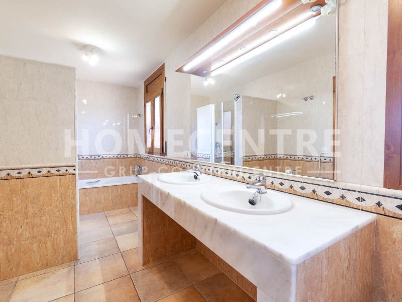 4 bedroom Villa for sale in Peralada with garage - € 795,000 (Ref: 9335311)