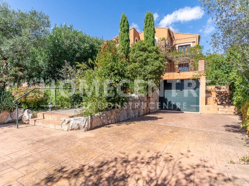 4 bedroom Villa for sale in Peralada with garage - € 795,000 (Ref: 9335311)