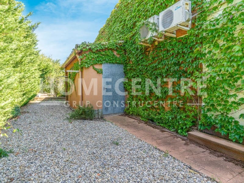 4 bedroom Villa for sale in Peralada with garage - € 795,000 (Ref: 9335311)