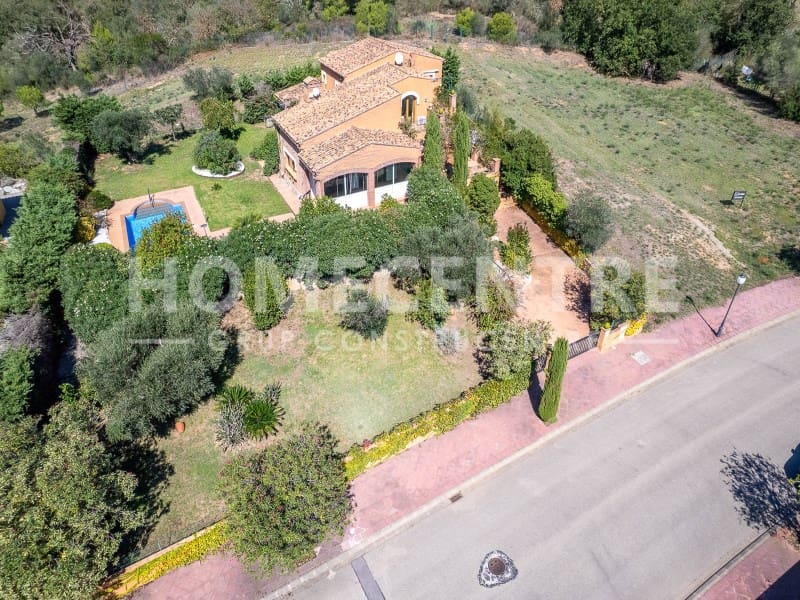 4 bedroom Villa for sale in Peralada with garage - € 795,000 (Ref: 9335311)