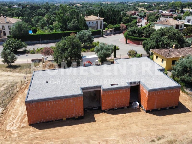 4 bedroom Villa for sale in Peralada with garage - € 1,300,000 (Ref: 9335312)