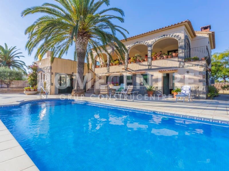 4 chambre Villa/Maison à vendre à Empuriabrava avec garage - 900 000 € (Ref: 9335314)