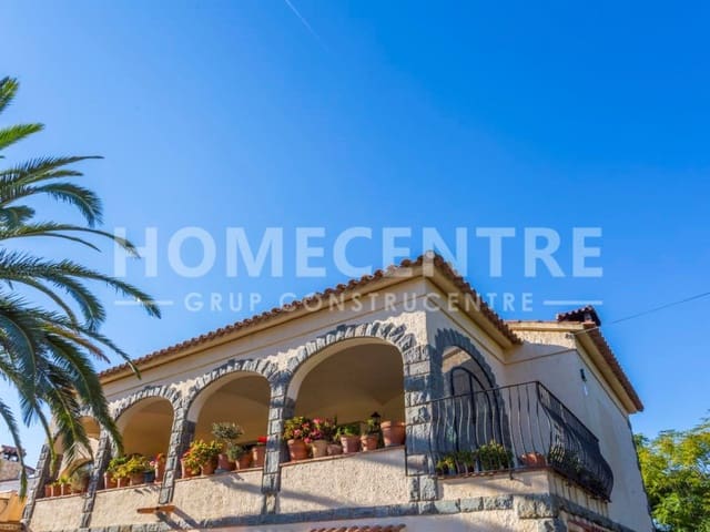 4 chambre Villa/Maison à vendre à Empuriabrava, Castelló d'Empúries avec garage - 900 000 € (Ref: 9335314)
