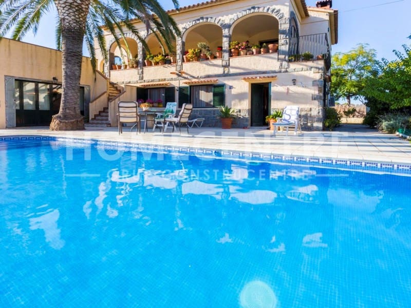 4 chambre Villa/Maison à vendre à Empuriabrava avec garage - 900 000 € (Ref: 9335314)
