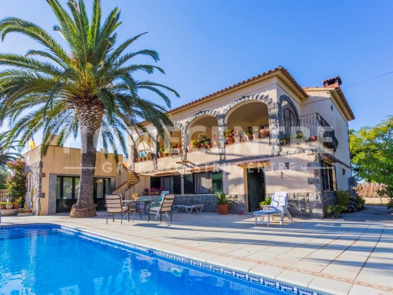 4 chambre Villa/Maison à vendre à Empuriabrava avec garage - 900 000 € (Ref: 9335314)