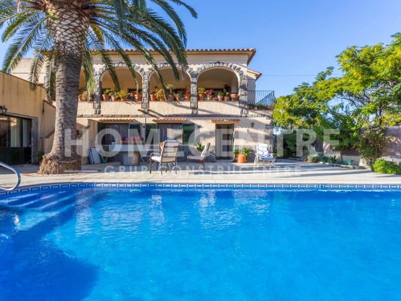 4 chambre Villa/Maison à vendre à Empuriabrava avec garage - 900 000 € (Ref: 9335314)
