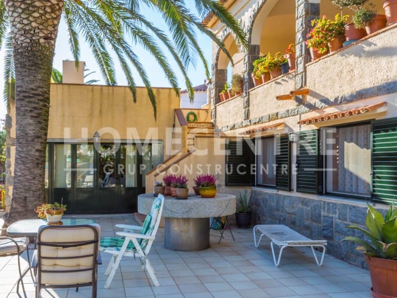 4 chambre Villa/Maison à vendre à Empuriabrava avec garage - 900 000 € (Ref: 9335314)