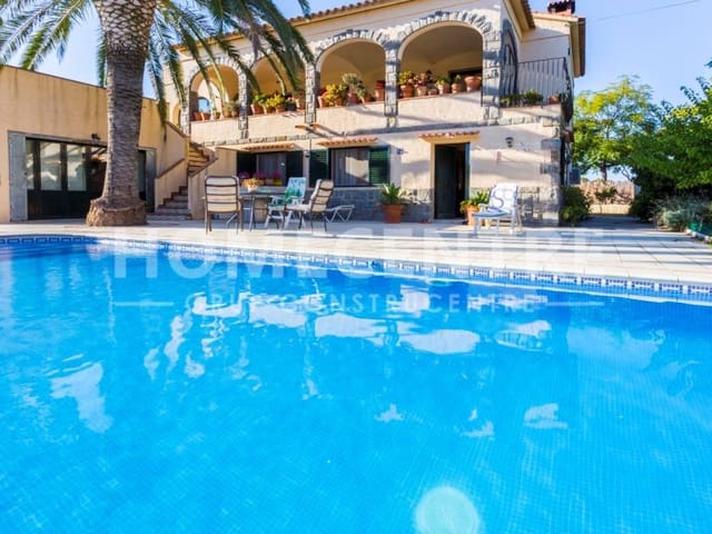 4 chambre Villa/Maison à vendre à Empuriabrava, Castelló d'Empúries avec garage - 900 000 € (Ref: 9335314)