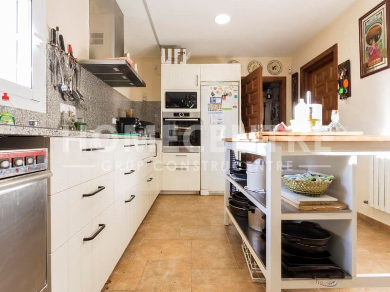 4 chambre Villa/Maison à vendre à Empuriabrava avec garage - 900 000 € (Ref: 9335314)