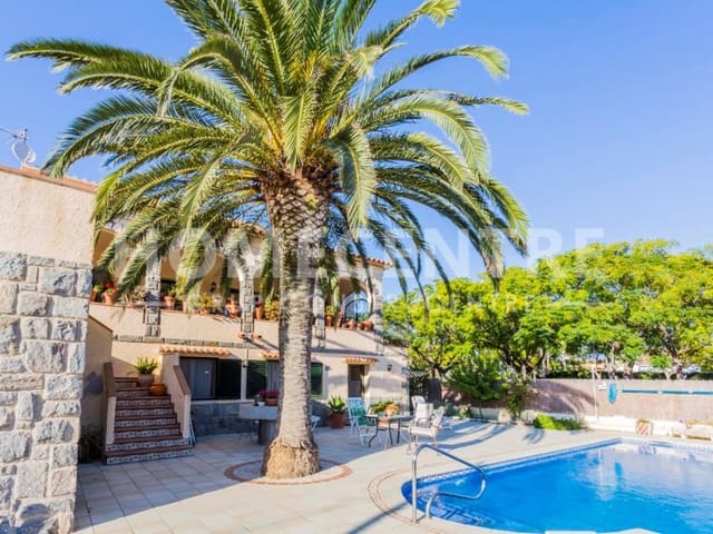 4 chambre Villa/Maison à vendre à Empuriabrava, Castelló d'Empúries avec garage - 900 000 € (Ref: 9335314)