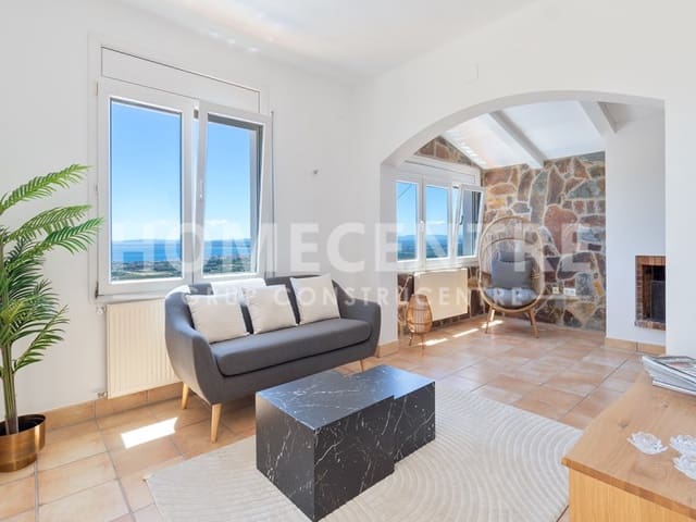 3 makuuhuone Huvila myytävänä paikassa Roses - 765 000 € (Ref: 9335316)