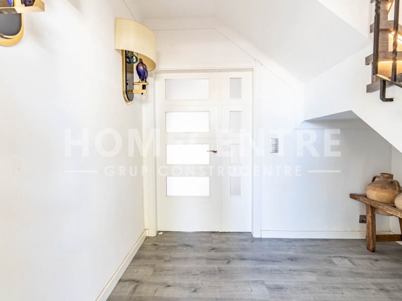 Chalet de 3 habitaciones en Empuriabrava en venta con piscina garaje - 1.950.000 € (Ref: 9335317)