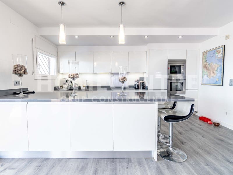 Chalet de 3 habitaciones en Empuriabrava en venta con piscina garaje - 1.950.000 € (Ref: 9335317)