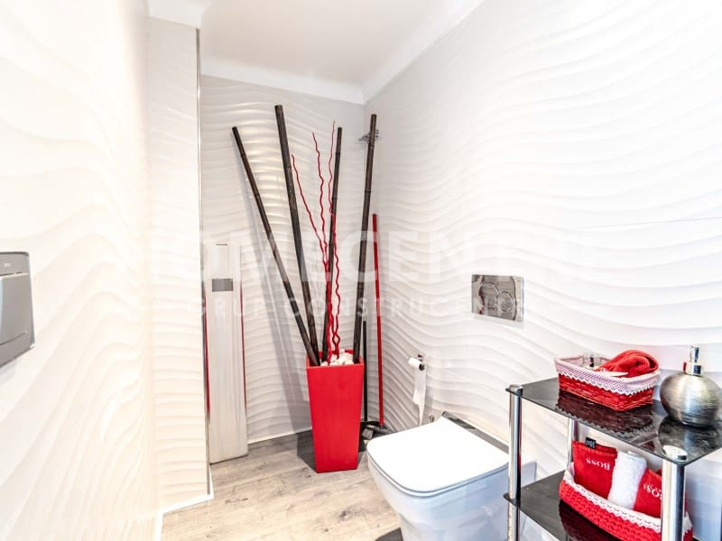 Chalet de 3 habitaciones en Empuriabrava en venta con piscina garaje - 1.950.000 € (Ref: 9335317)