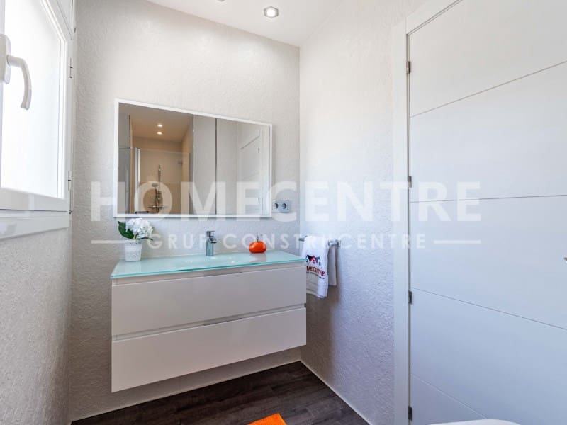 Chalet de 3 habitaciones en Empuriabrava en venta con piscina garaje - 1.950.000 € (Ref: 9335317)